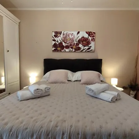 Tonka Apartment *