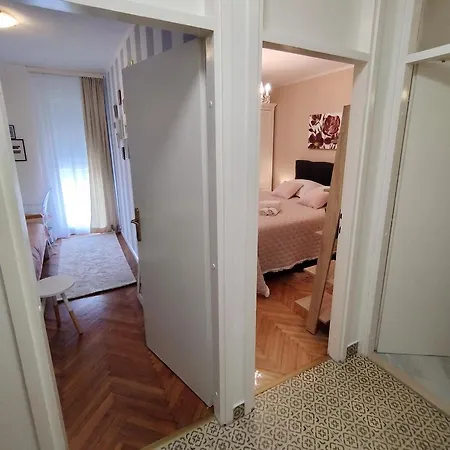 Tonka Apartment *