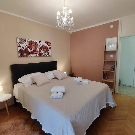 Tonka Apartment *